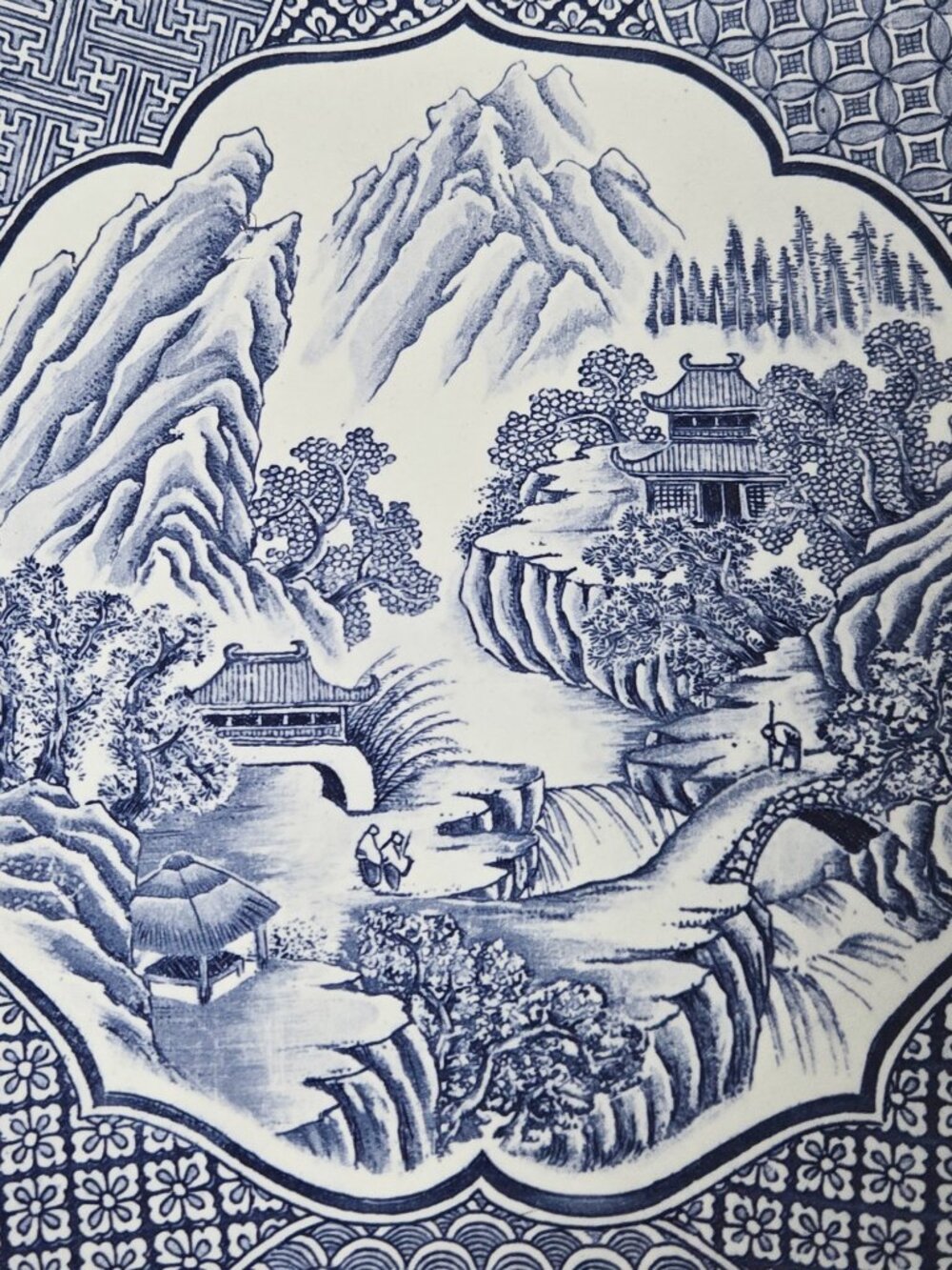 Vintage Japanese Arita blue / white porcelain Sansui landscape 12 inch platter - Picture 2 of 5